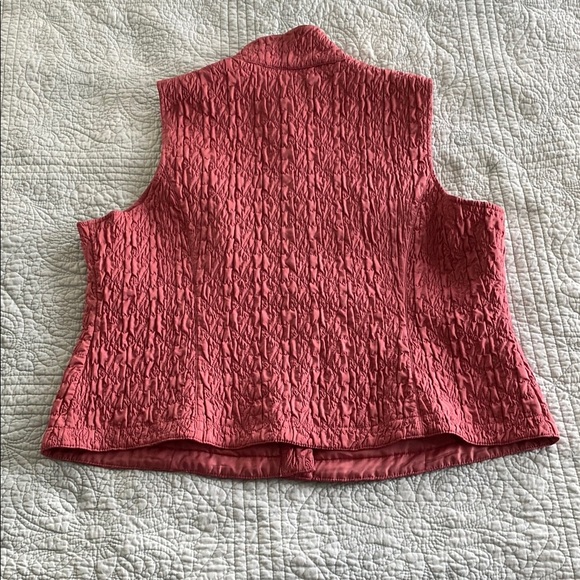 Quilted Pink Vest with High Collar - Picture 3 of 5